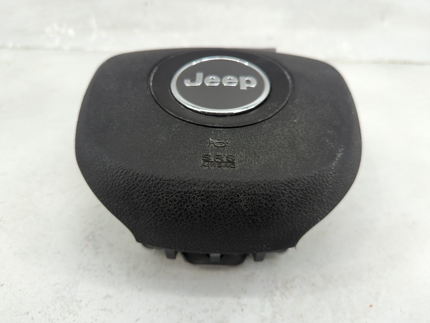 2014-2015 Jeep Grand Cherokee Air Bag Driver Left Steering Wheel Mounted 1466057 - Oemusedautoparts1.com
