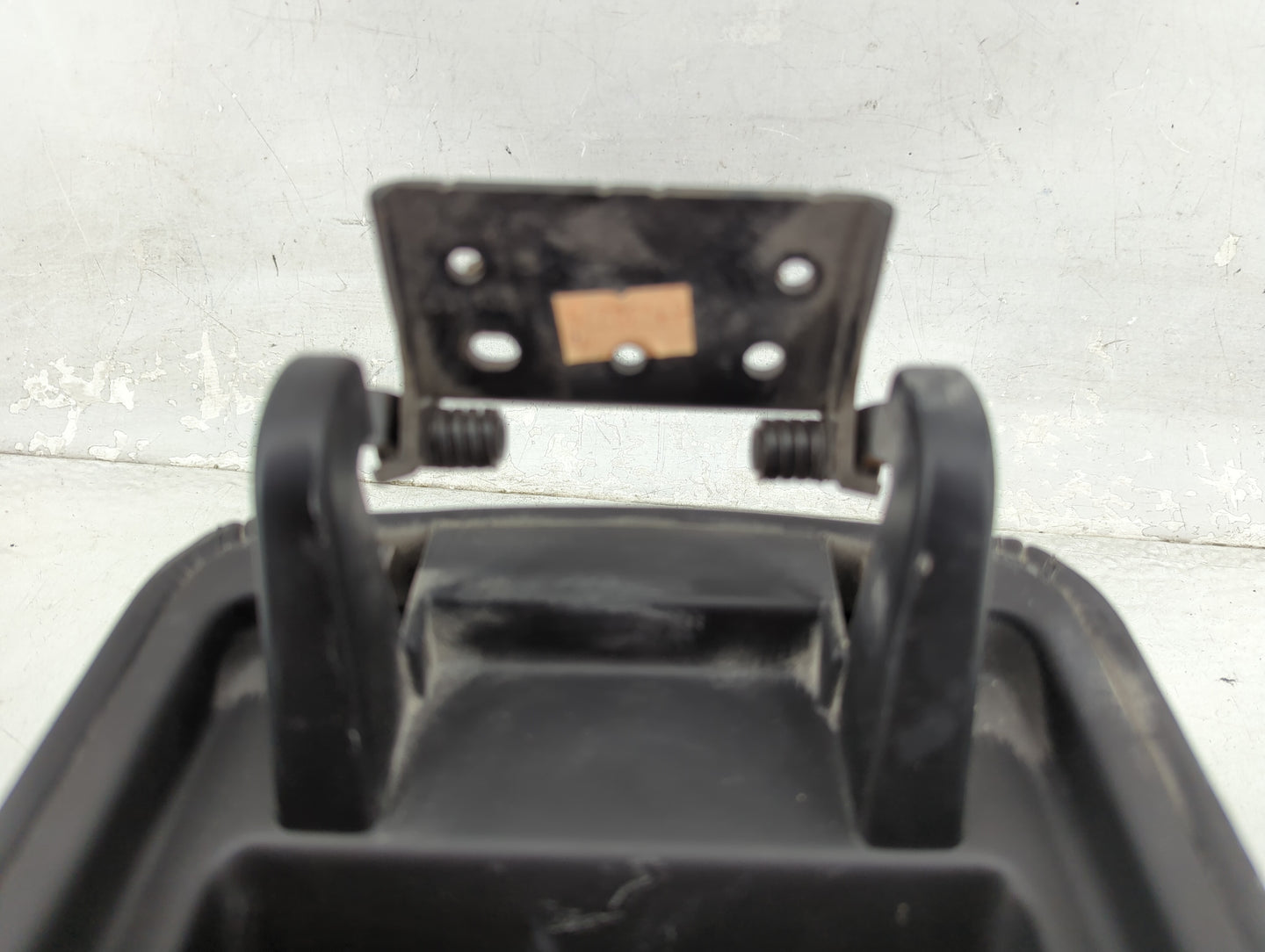 2014 Jeep Grand Cherokee Center Console Armrest Cover Lid P/N:X85007901BL Fits OEM Used Auto Parts - Oemusedautoparts1.com