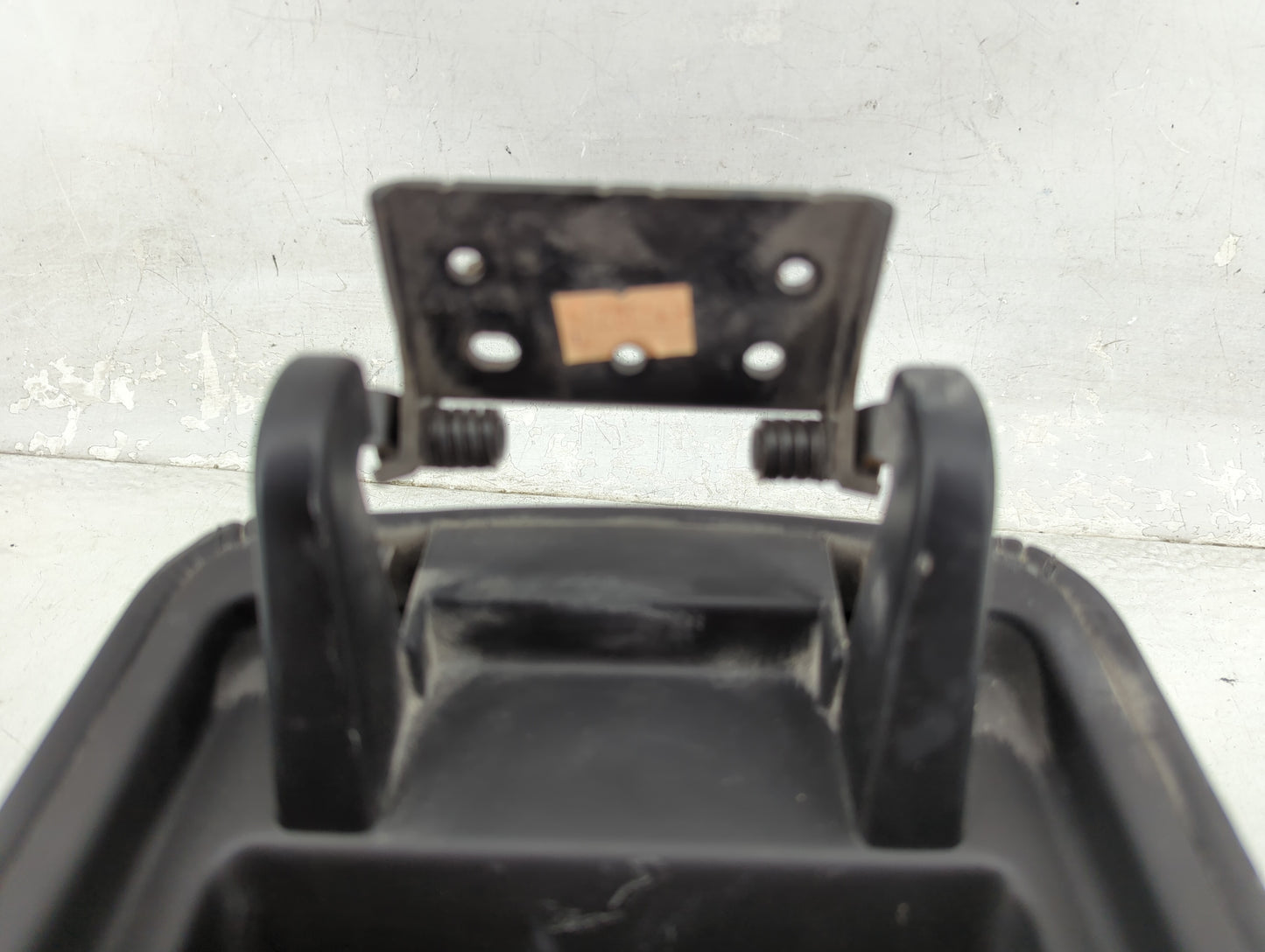2014 Jeep Grand Cherokee Center Console Armrest Cover Lid P/N:X85007901BL Fits OEM Used Auto Parts - Oemusedautoparts1.com