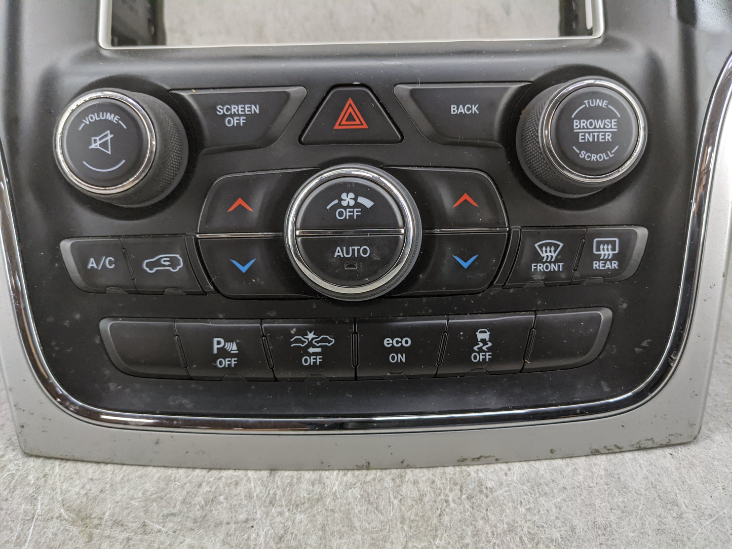 2014 Jeep Grand Cherokee Radio AM FM Cd Player Receiver Replacement P/N:P05091843AE 04478940 Fits OEM Used Auto Parts - Oemu