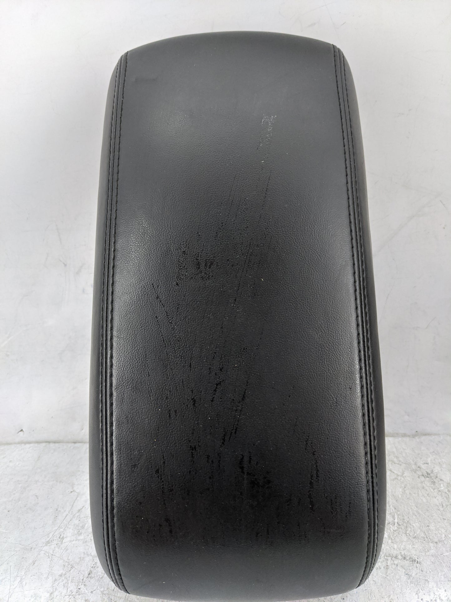 2014-2017 Jeep Grand Cherokee Center Console Armrest Cover Lid P/N:X85007200BL Fits Fits 2014 2015 2016 2017 OEM Used Auto P