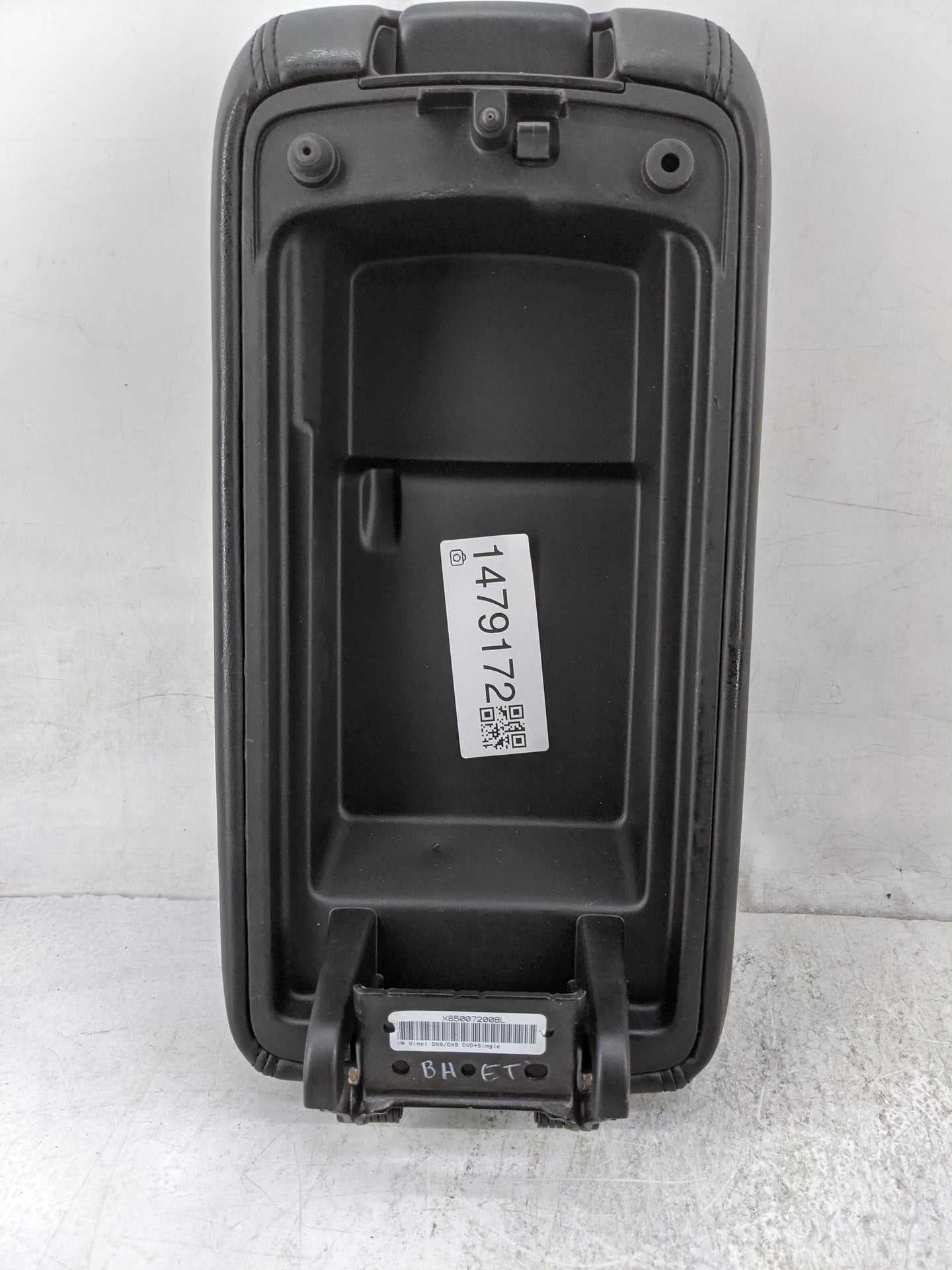 2014-2017 Jeep Grand Cherokee Center Console Armrest Cover Lid P/N:X85007200BL Fits Fits 2014 2015 2016 2017 OEM Used Auto P