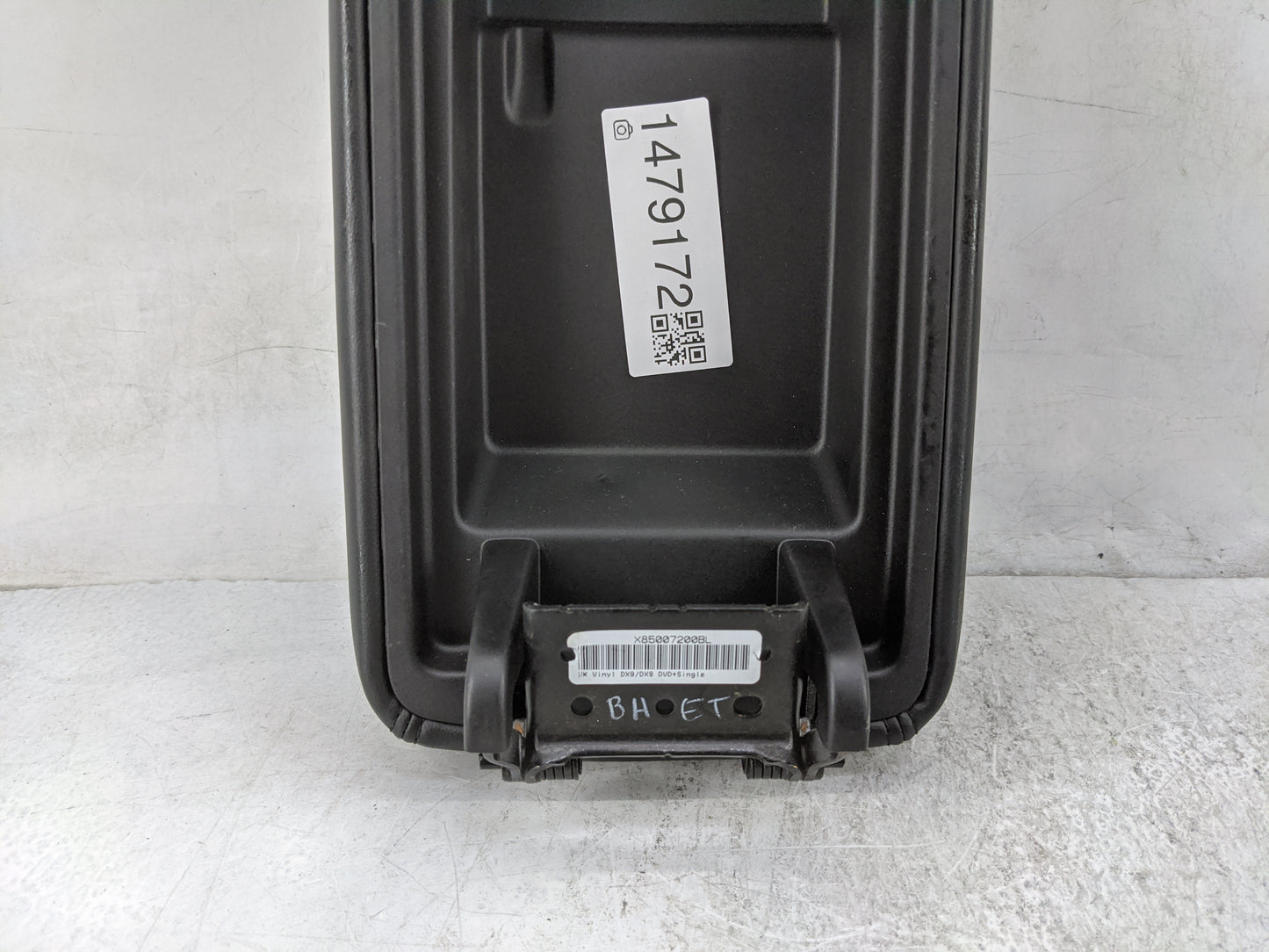 2014-2017 Jeep Grand Cherokee Center Console Armrest Cover Lid P/N:X85007200BL Fits Fits 2014 2015 2016 2017 OEM Used Auto P