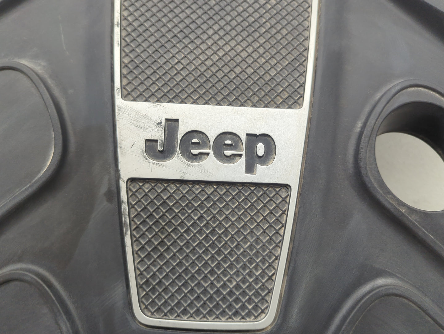 2014 Jeep Grand Cherokee Engine Cover Black - Oemusedautoparts1.com