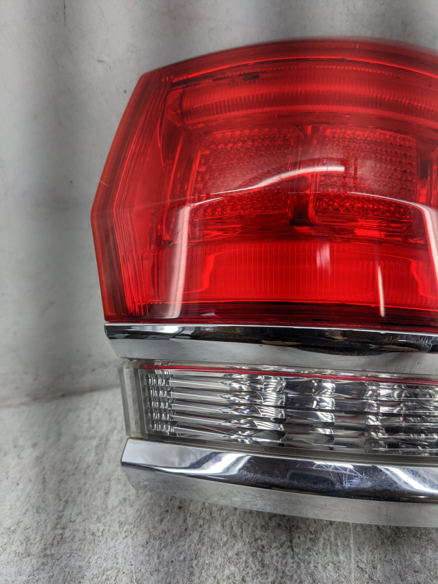 2014-2016 Jeep Grand Cherokee Tail Light Assembly Passenger Right OEM P/N:P68110016AC F00 HTC 4026 02 Fits Fits 2014 2015 20