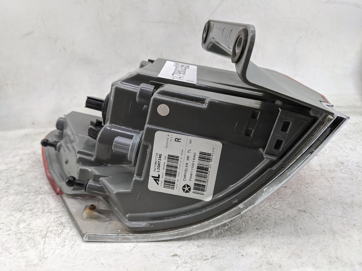 2014-2016 Jeep Grand Cherokee Tail Light Assembly Passenger Right OEM P/N:P68110016AC F00 HTC 4026 02 Fits Fits 2014 2015 20