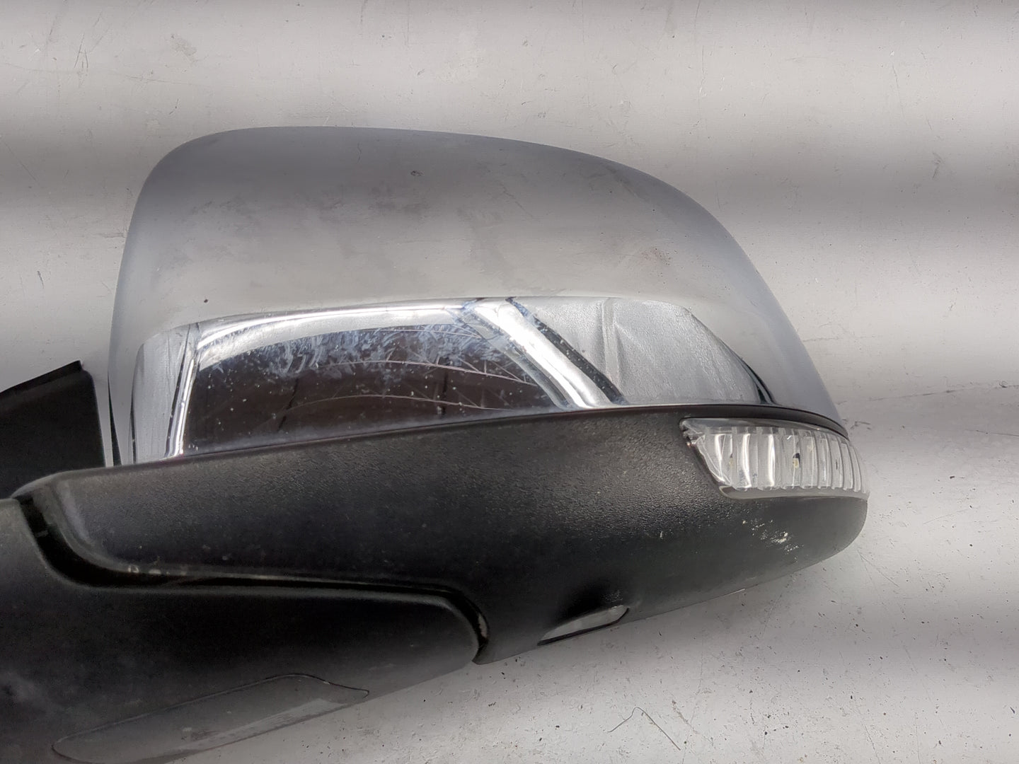 2014 Jeep Grand Cherokee Driver Side View Mirror - Left Door Mirror OEM Used - Oemusedautoparts1.com
