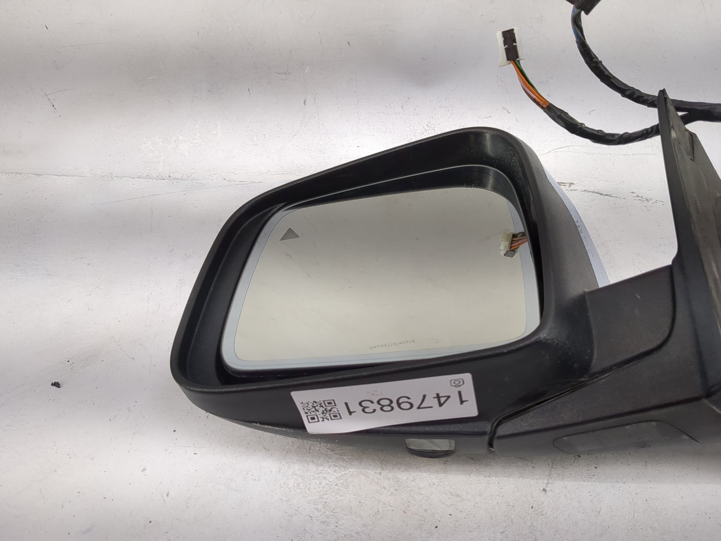 2014 Jeep Grand Cherokee Driver Side View Mirror - Left Door Mirror OEM Used - Oemusedautoparts1.com
