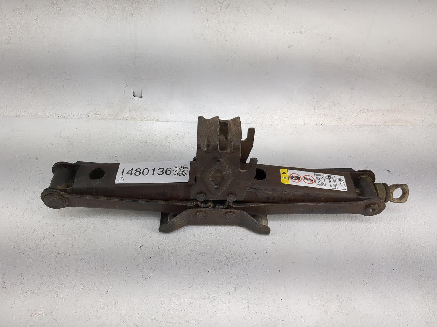2014 Jeep Grand Cherokee Spare Scissor Car Jack - Oemusedautoparts1.com