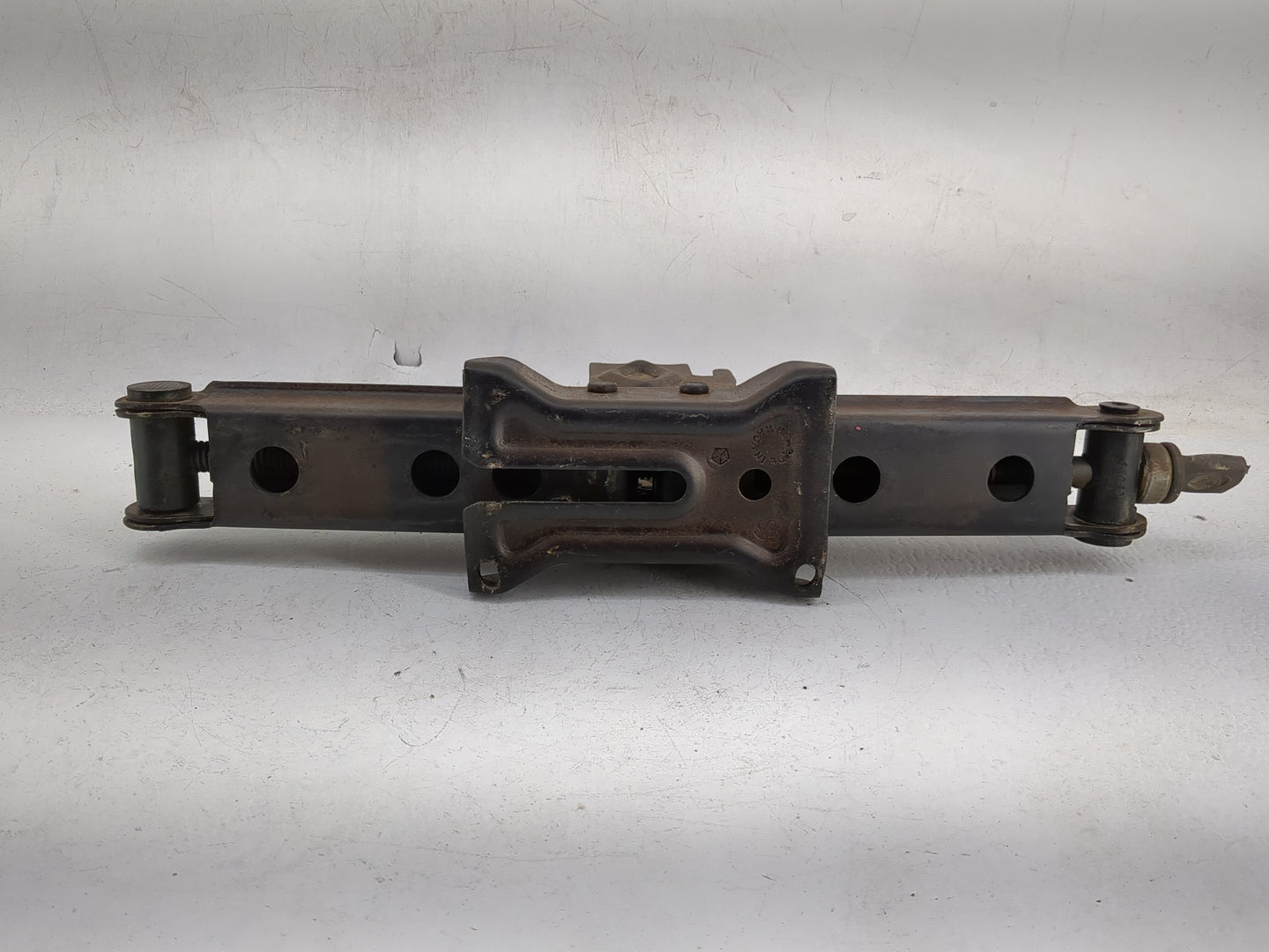 2014 Jeep Grand Cherokee Spare Scissor Car Jack - Oemusedautoparts1.com