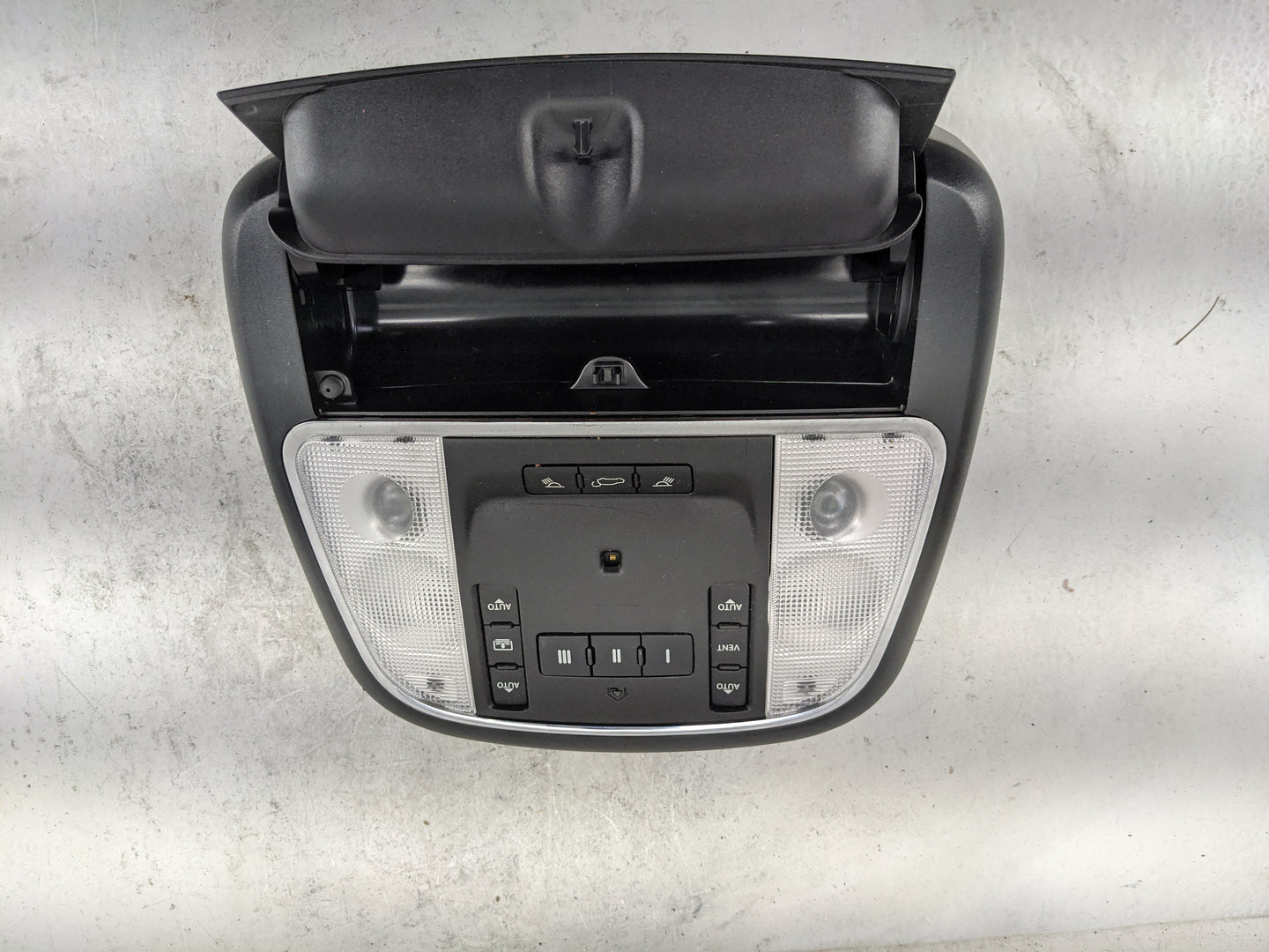 2011-2015 Jeep Grand Cherokee Overhead Console W/rear Climate Control - Oemusedautoparts1.com