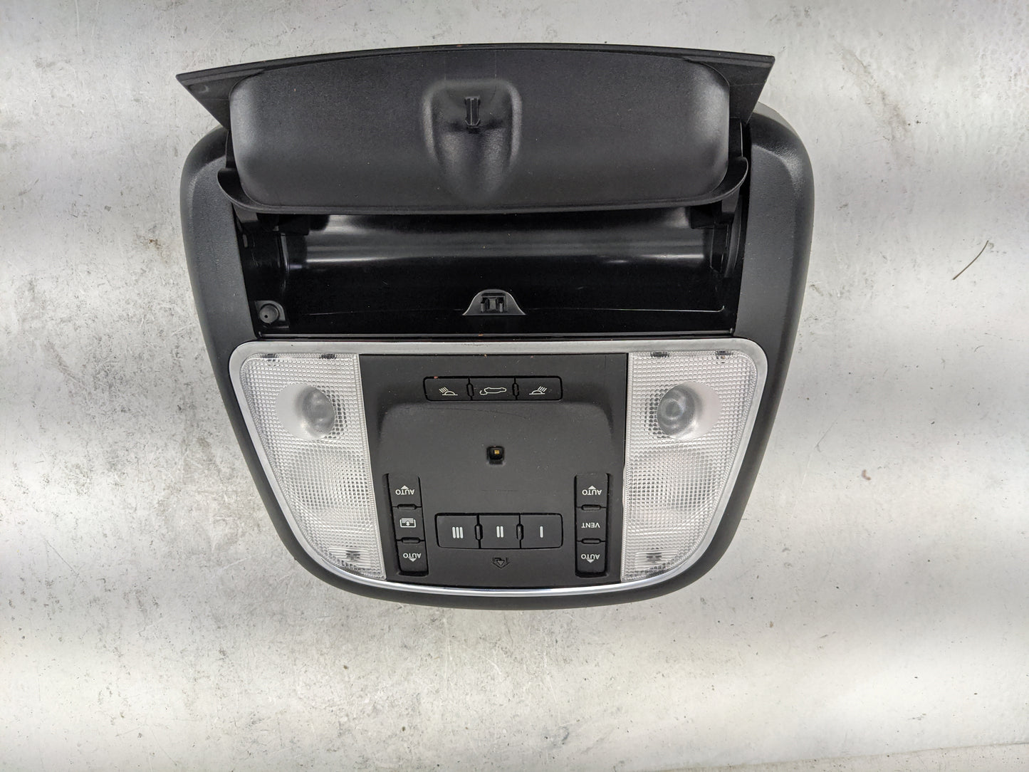 2011-2015 Jeep Grand Cherokee Overhead Console W/rear Climate Control - Oemusedautoparts1.com