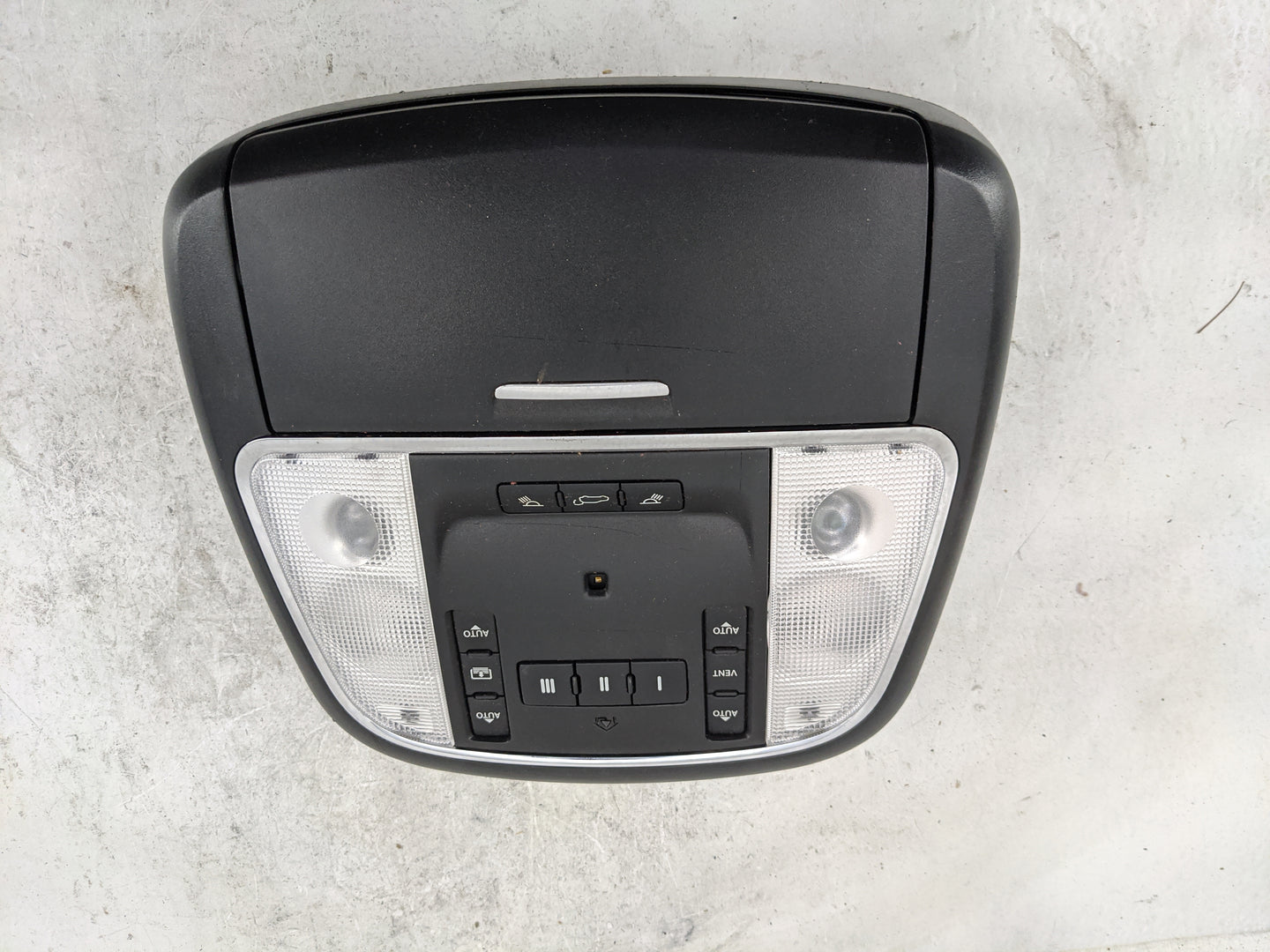 2011-2015 Jeep Grand Cherokee Overhead Console W/rear Climate Control - Oemusedautoparts1.com
