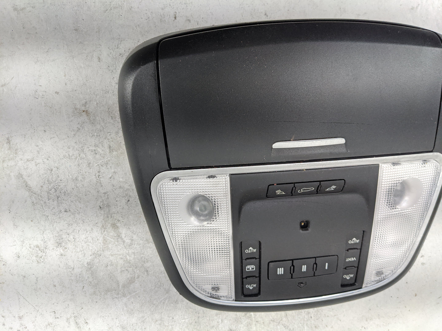 2011-2015 Jeep Grand Cherokee Overhead Console W/rear Climate Control - Oemusedautoparts1.com