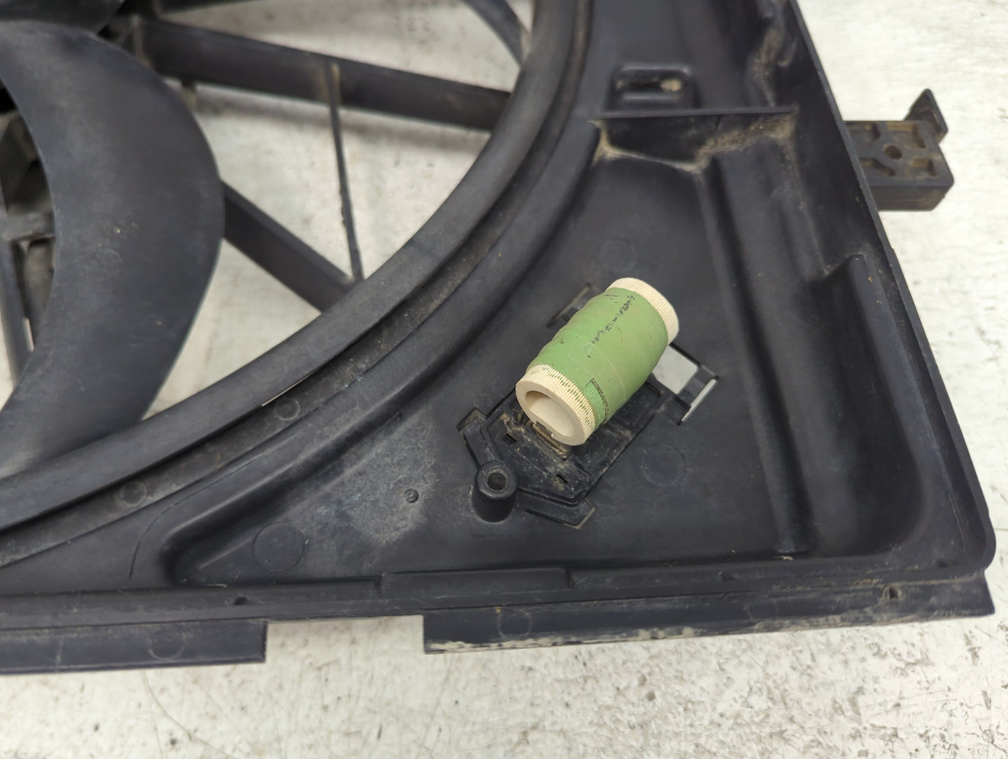 2011-2022 Jeep Grand Cherokee Electric Radiator Cooling Fan Motor Assembly P/N:52014524AC T524AC19733457 Fits OEM Used Auto 