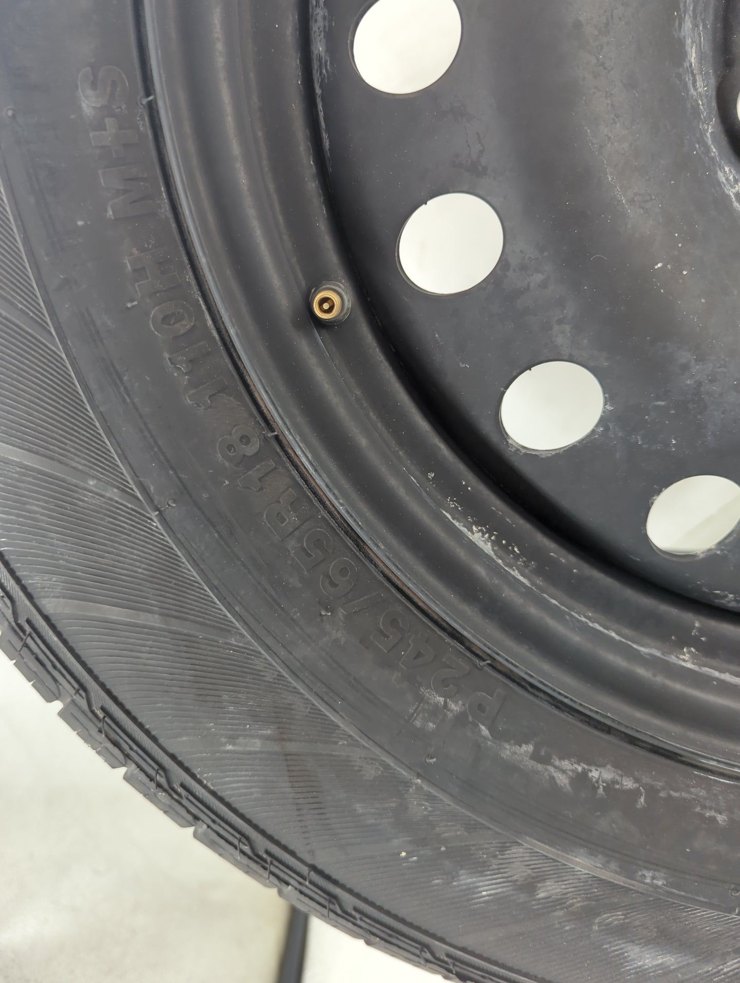 2011-2022 Jeep Grand Cherokee Spare Donut Tire Wheel Rim Oem 1486941 - Oemusedautoparts1.com
