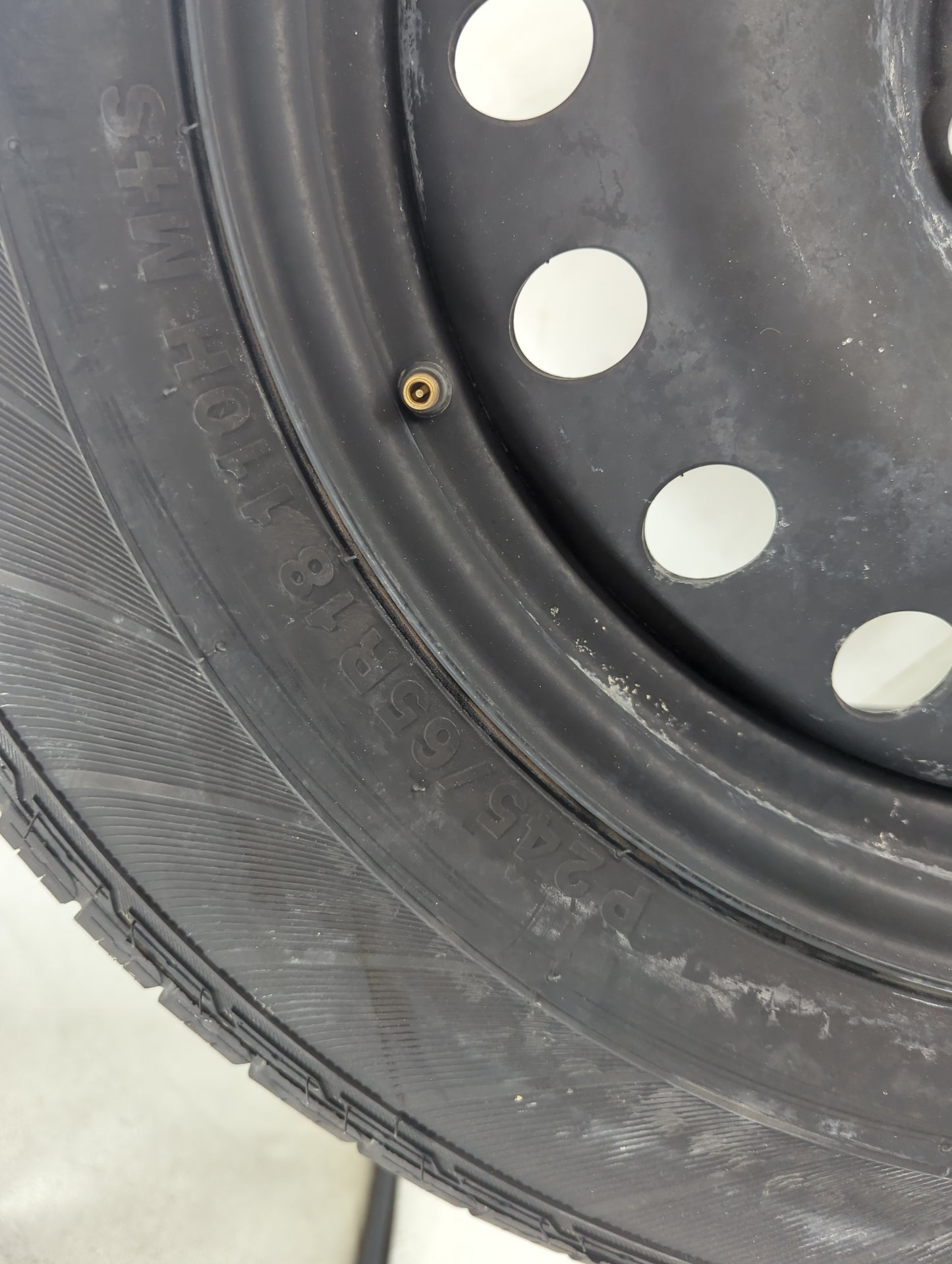 2011-2022 Jeep Grand Cherokee Spare Donut Tire Wheel Rim Oem 1486941 - Oemusedautoparts1.com