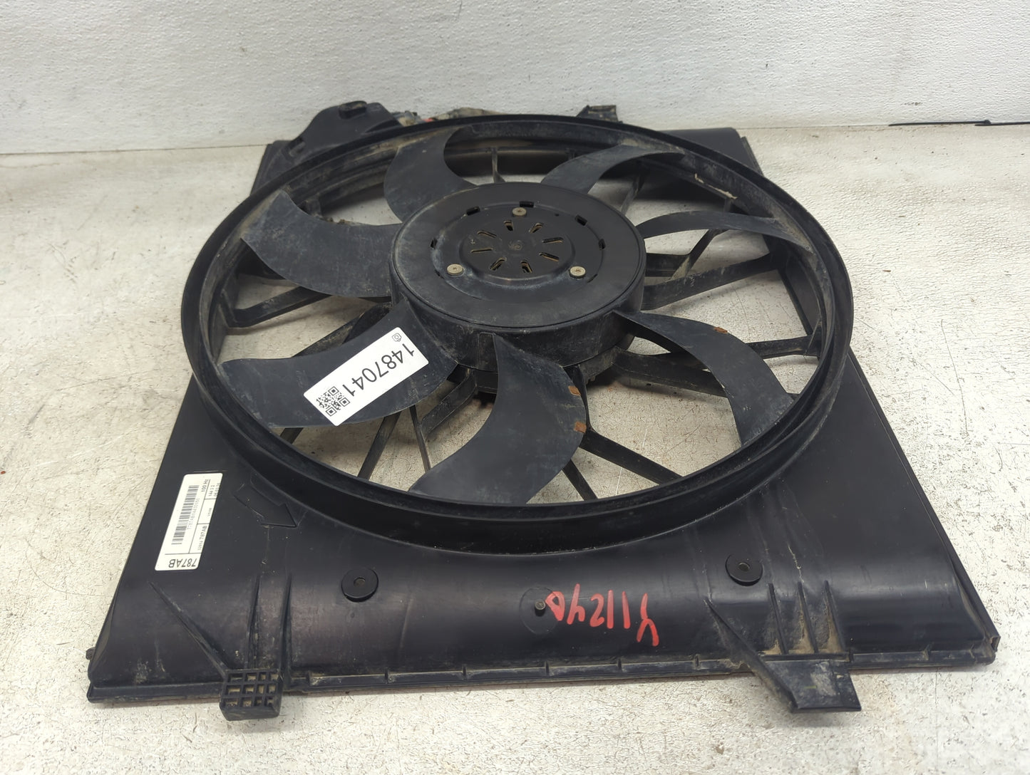 2011-2022 Jeep Grand Cherokee Electric Radiator Cooling Fan Motor Assembly P/N:A68306-101 EC138Y24 Fits OEM Used Auto Parts 
