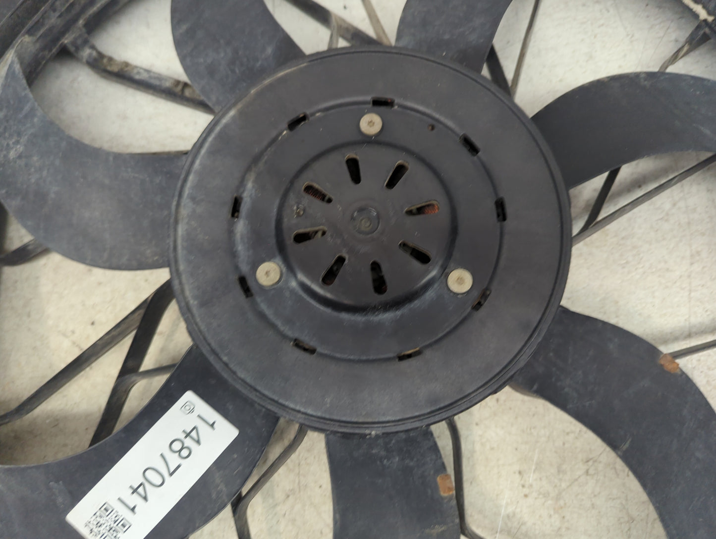 2011-2022 Jeep Grand Cherokee Electric Radiator Cooling Fan Motor Assembly P/N:A68306-101 EC138Y24 Fits OEM Used Auto Parts 