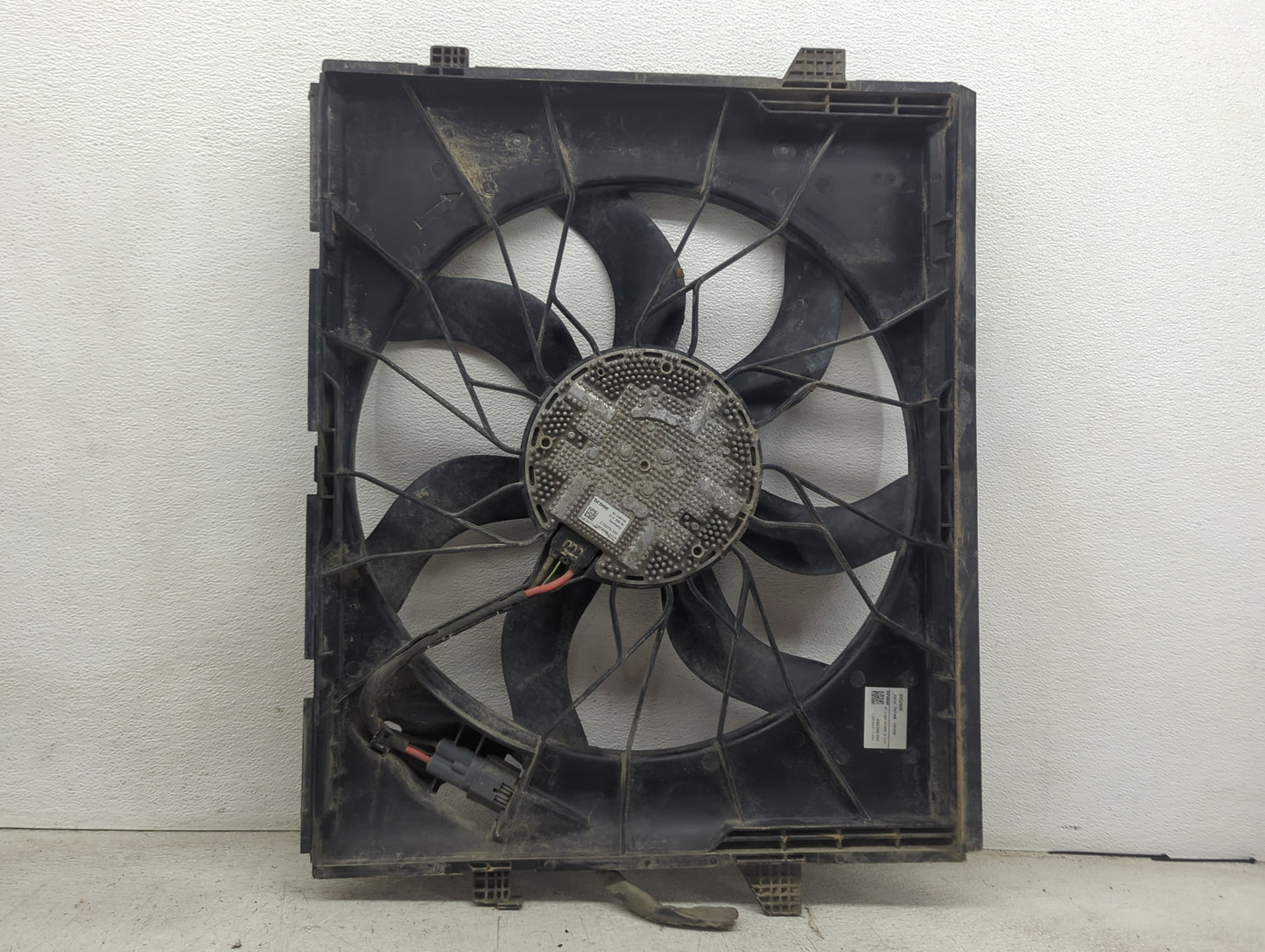 2011-2022 Jeep Grand Cherokee Electric Radiator Cooling Fan Motor Assembly P/N:A68306-101 EC138Y24 Fits OEM Used Auto Parts 