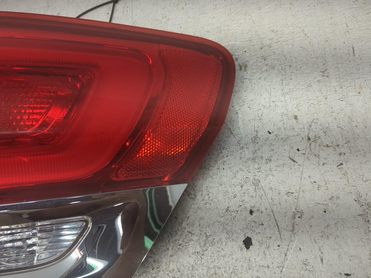 2014 Jeep Grand Cherokee Tail Light Assembly Passenger Right OEM P/N:P68110016AF F00 HTC 4026 25 Fits OEM Used Auto Parts - 
