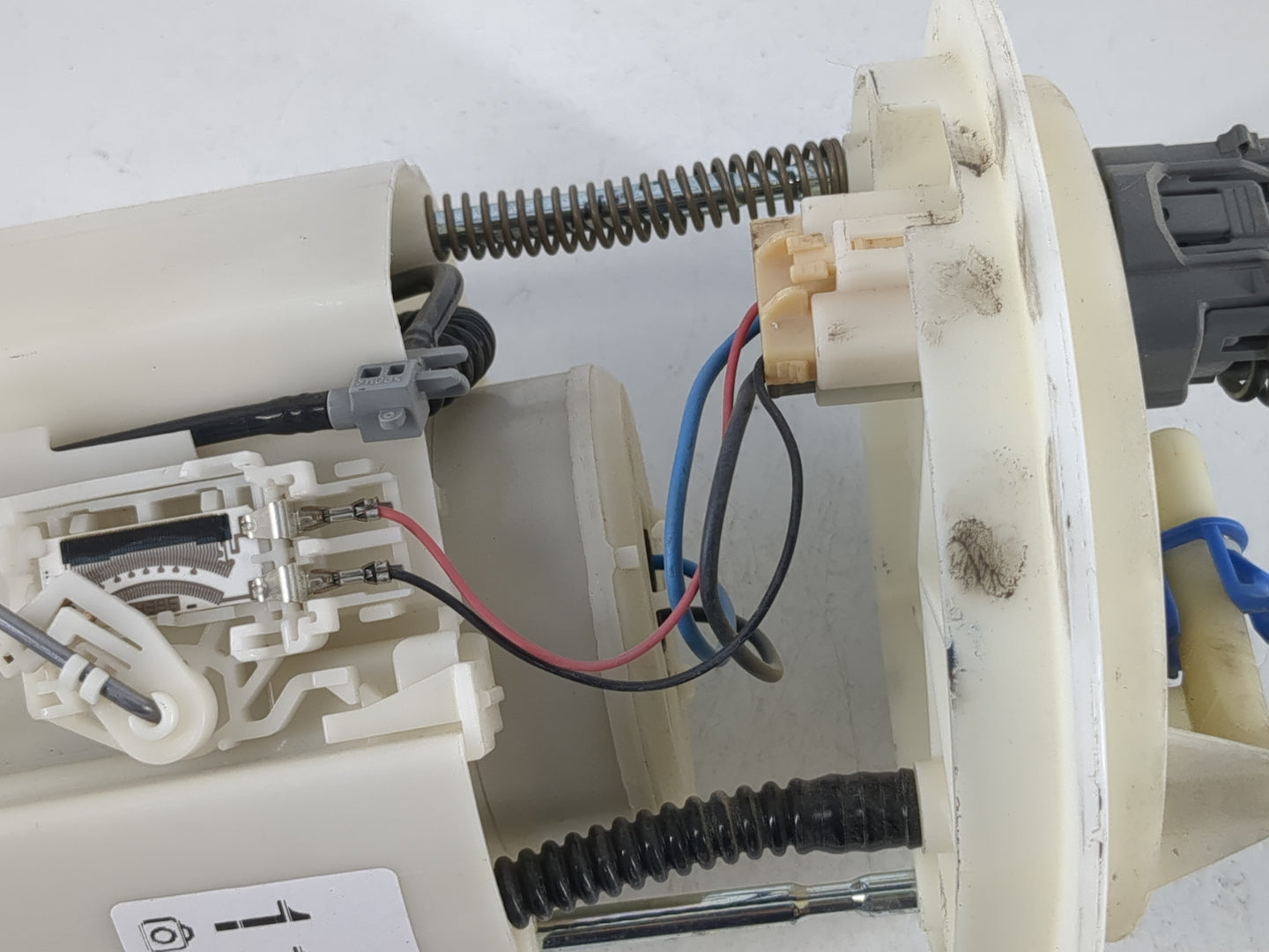 2007-2017 Jeep Patriot Electrical Gas Fuel Pump Assembly - Oemusedautoparts1.com