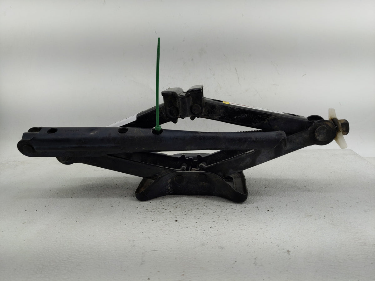 2014 Jeep Patriot Spare Scissor Car Jack 1241651 - Oemusedautoparts1.com