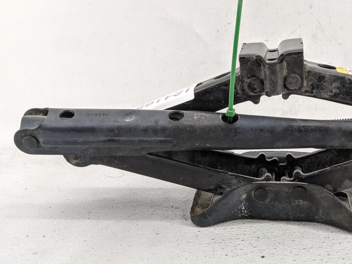 2014 Jeep Patriot Spare Scissor Car Jack 1241651 - Oemusedautoparts1.com