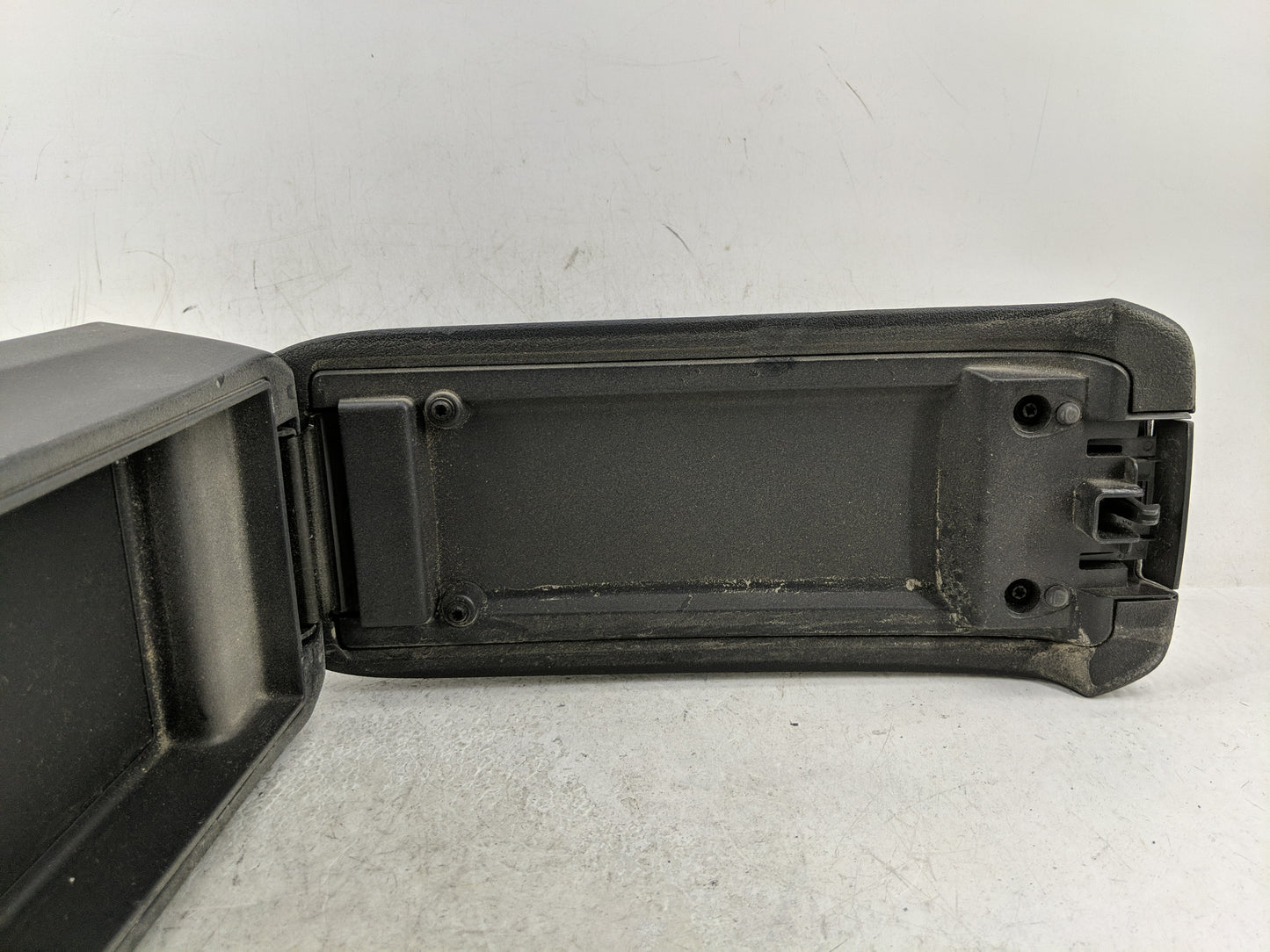 2014 Jeep Patriot Center Console Armrest Cover Lid Fits OEM Used Auto Parts - Oemusedautoparts1.com