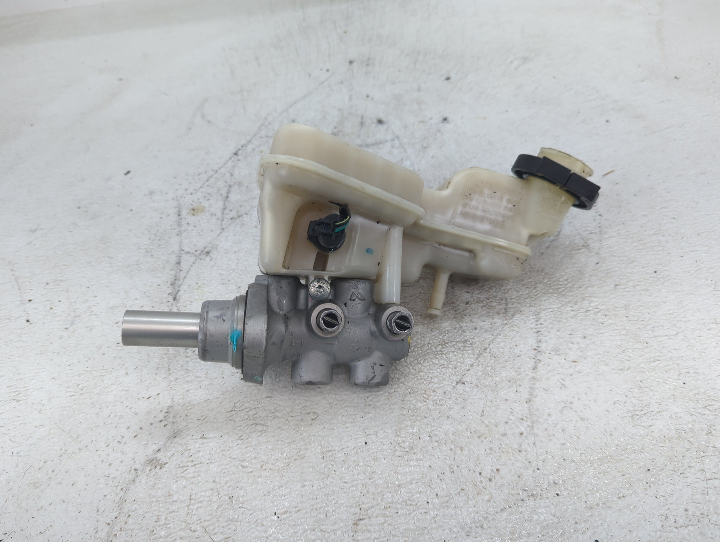 2007-2017 Jeep Patriot Brake Master Cylinder - Oemusedautoparts1.com