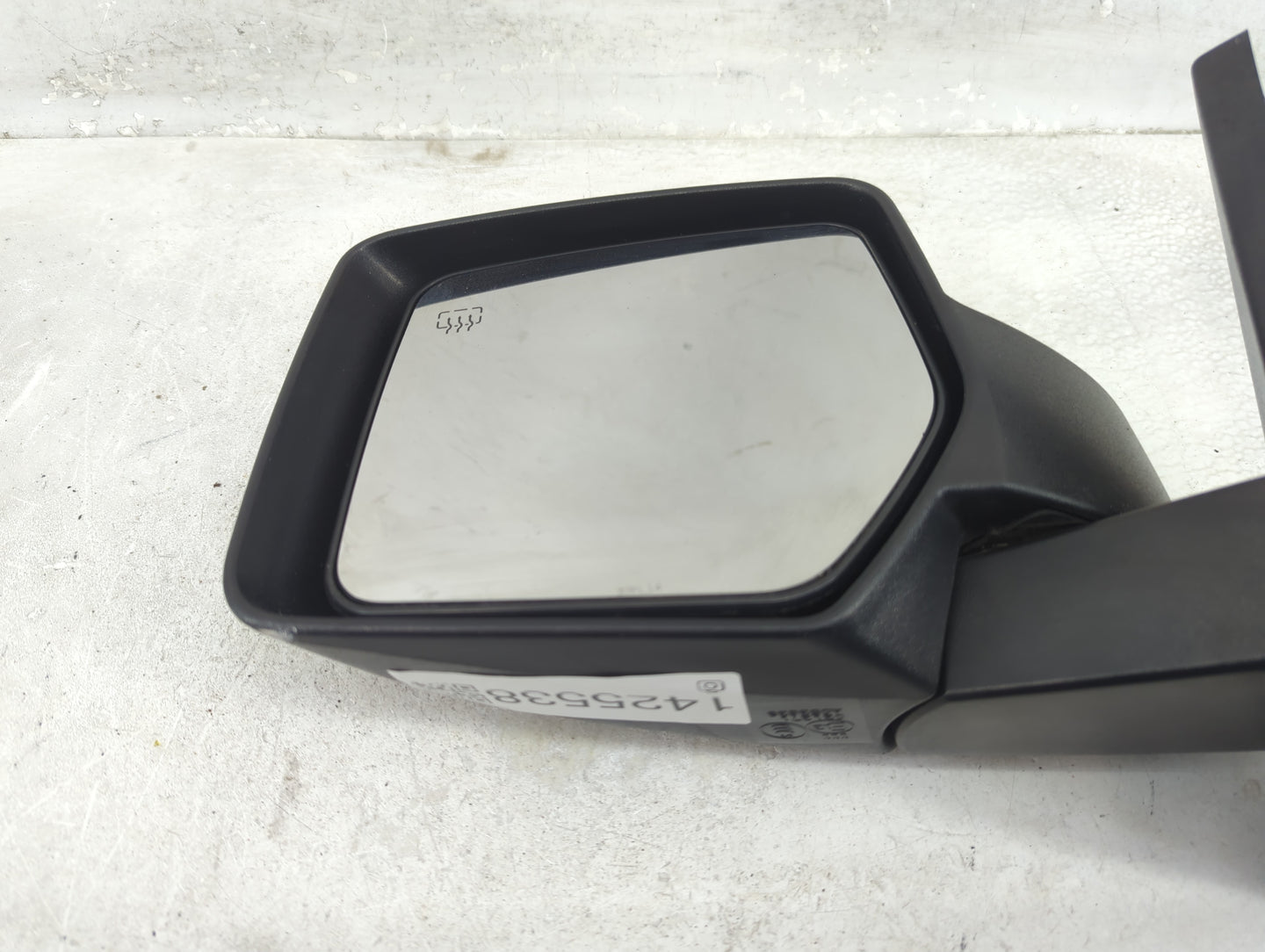 2013-2015 Jeep Patriot Driver Side View Mirror - Left Door Mirror OEM Used - Oemusedautoparts1.com