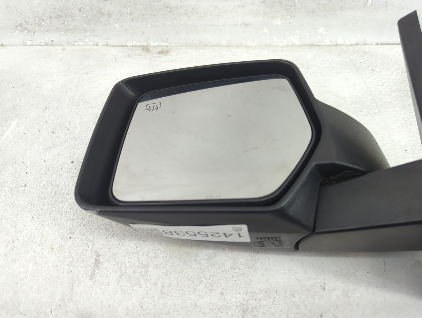 2013-2015 Jeep Patriot Driver Side View Mirror - Left Door Mirror OEM Used - Oemusedautoparts1.com