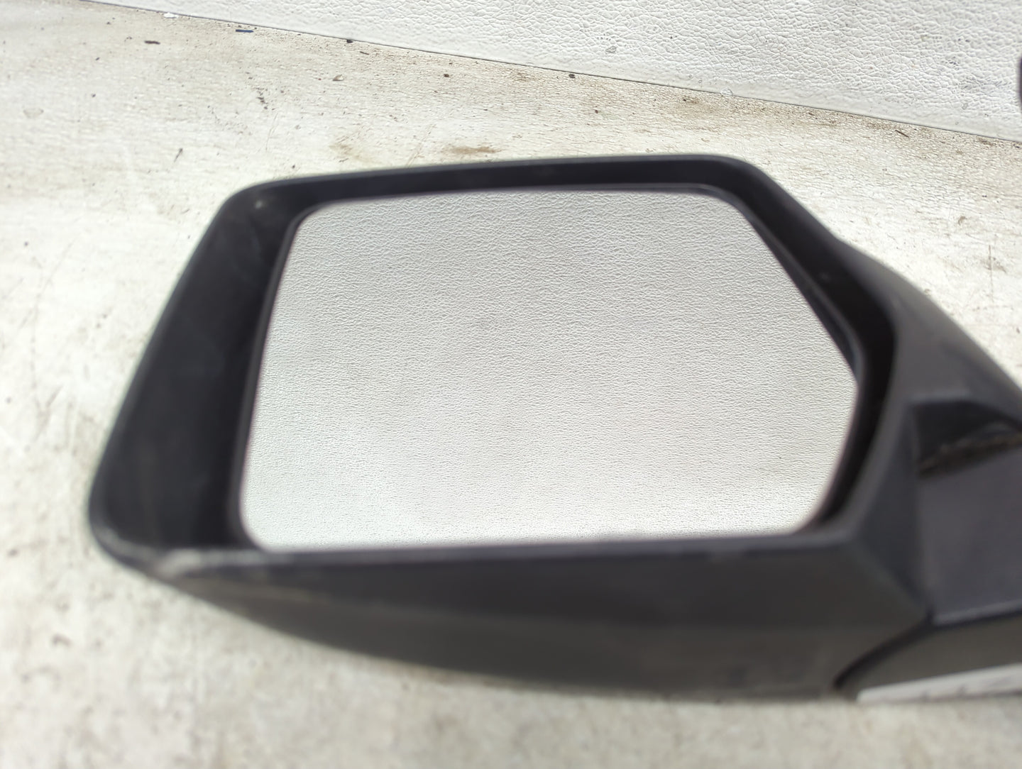 2007-2017 Jeep Patriot Driver Side View Mirror - Left Door Mirror OEM Used - Oemusedautoparts1.com