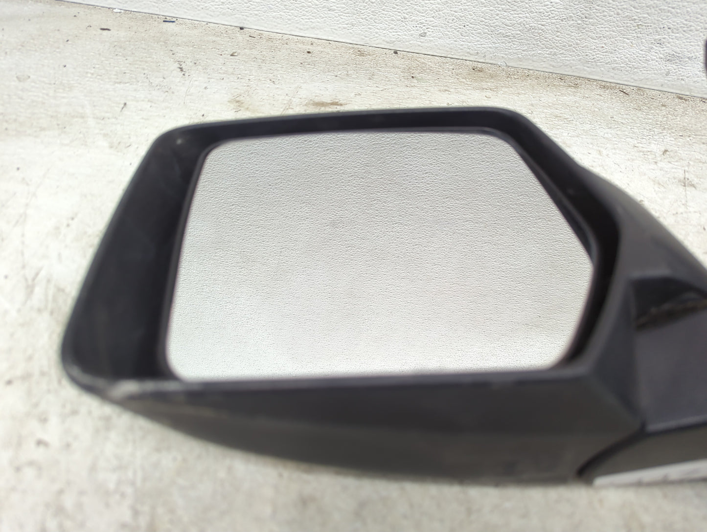 2007-2017 Jeep Patriot Driver Side View Mirror - Left Door Mirror OEM Used - Oemusedautoparts1.com
