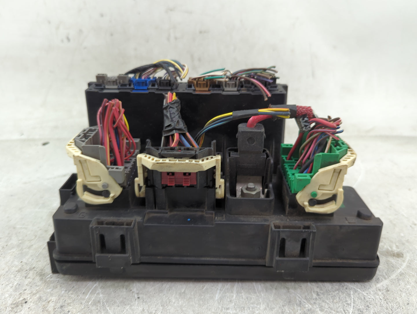 2011-2014 Jeep Patriot Fusebox Fuse Box Relay Module Tipm P04692343af - Oemusedautoparts1.com