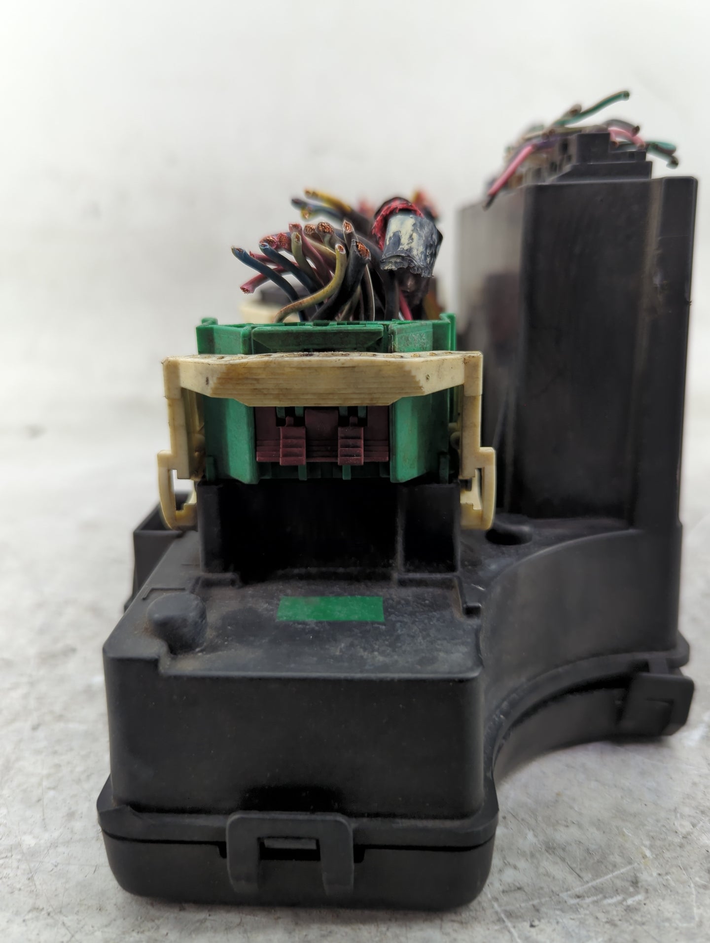 2011-2014 Jeep Patriot Fusebox Fuse Box Relay Module Tipm P04692343af - Oemusedautoparts1.com