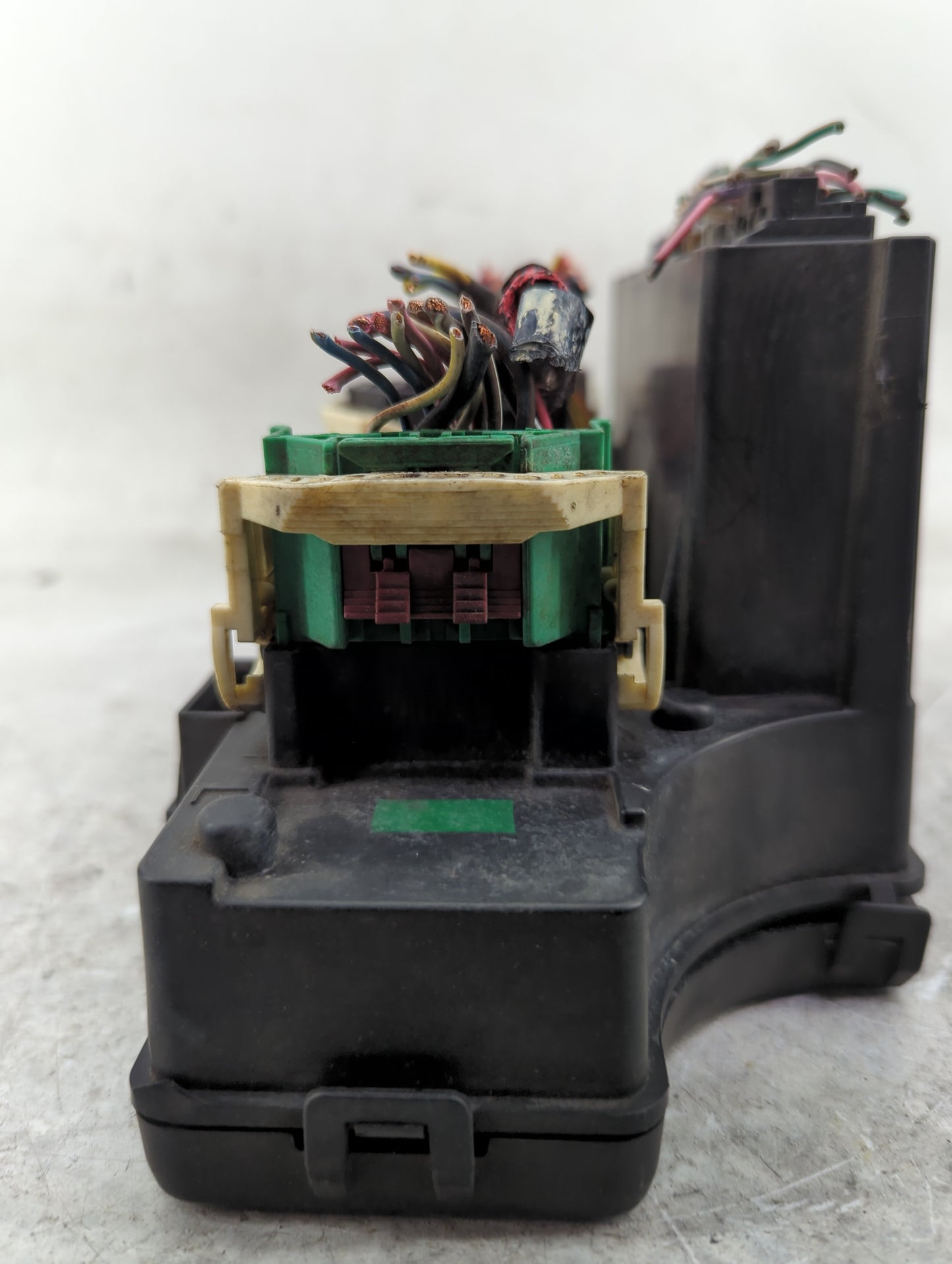 2011-2014 Jeep Patriot Fusebox Fuse Box Relay Module Tipm P04692343af - Oemusedautoparts1.com