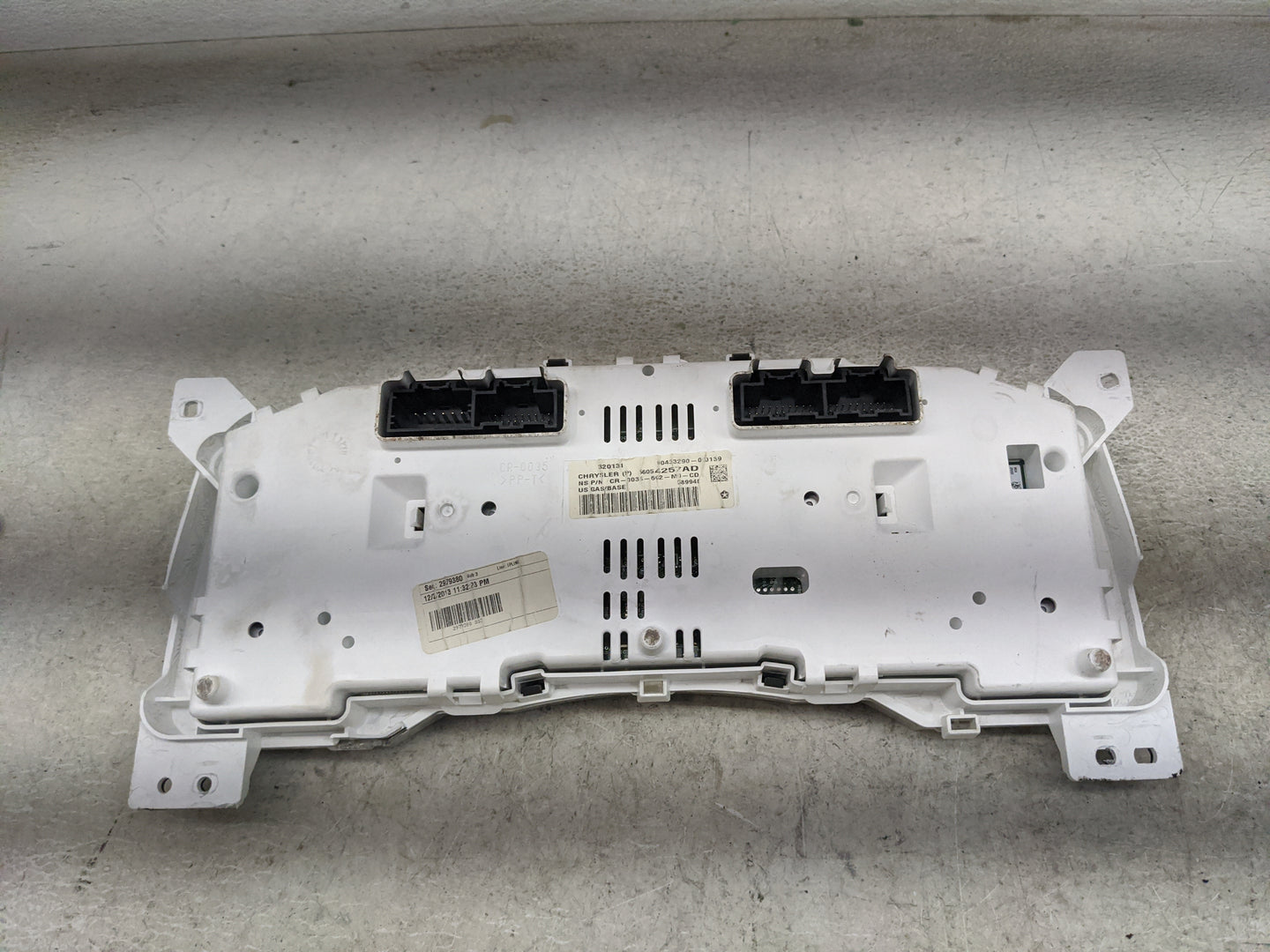 2014 Jeep Patriot Instrument Cluster Speedometer Gauges P/N:05604257AD CR-0035-602-M0-CD Miles:133K Fits OEM Used Auto Parts