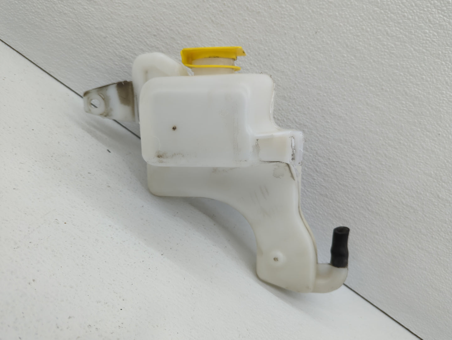 Jeep Patriot Windshield Washer Fluid Reservoir Bottle Oem - Oemusedautoparts1.com