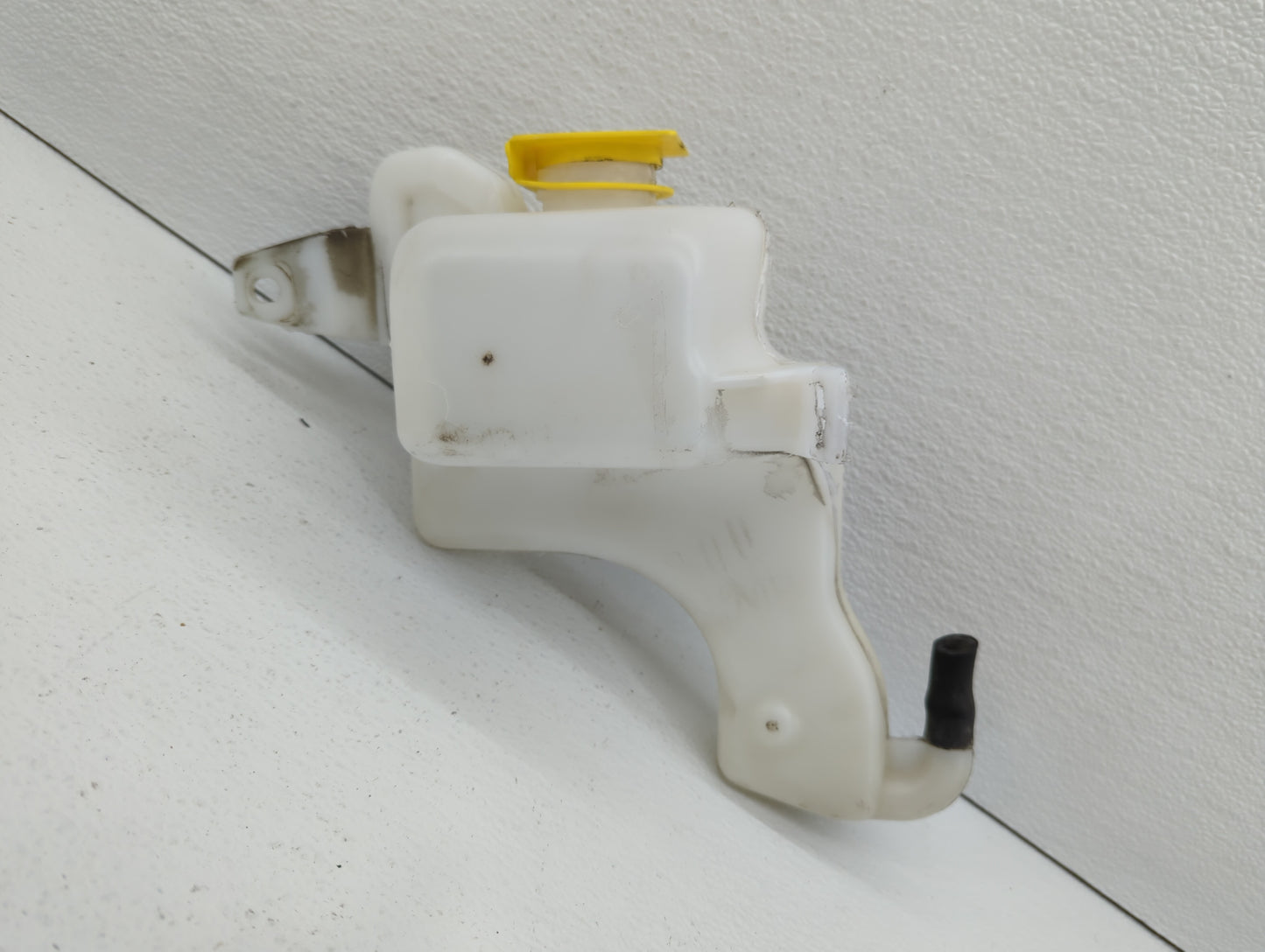 Jeep Patriot Windshield Washer Fluid Reservoir Bottle Oem - Oemusedautoparts1.com