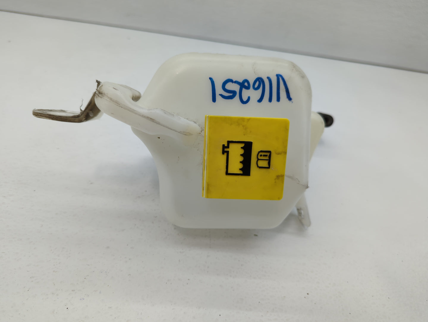 Jeep Patriot Windshield Washer Fluid Reservoir Bottle Oem - Oemusedautoparts1.com