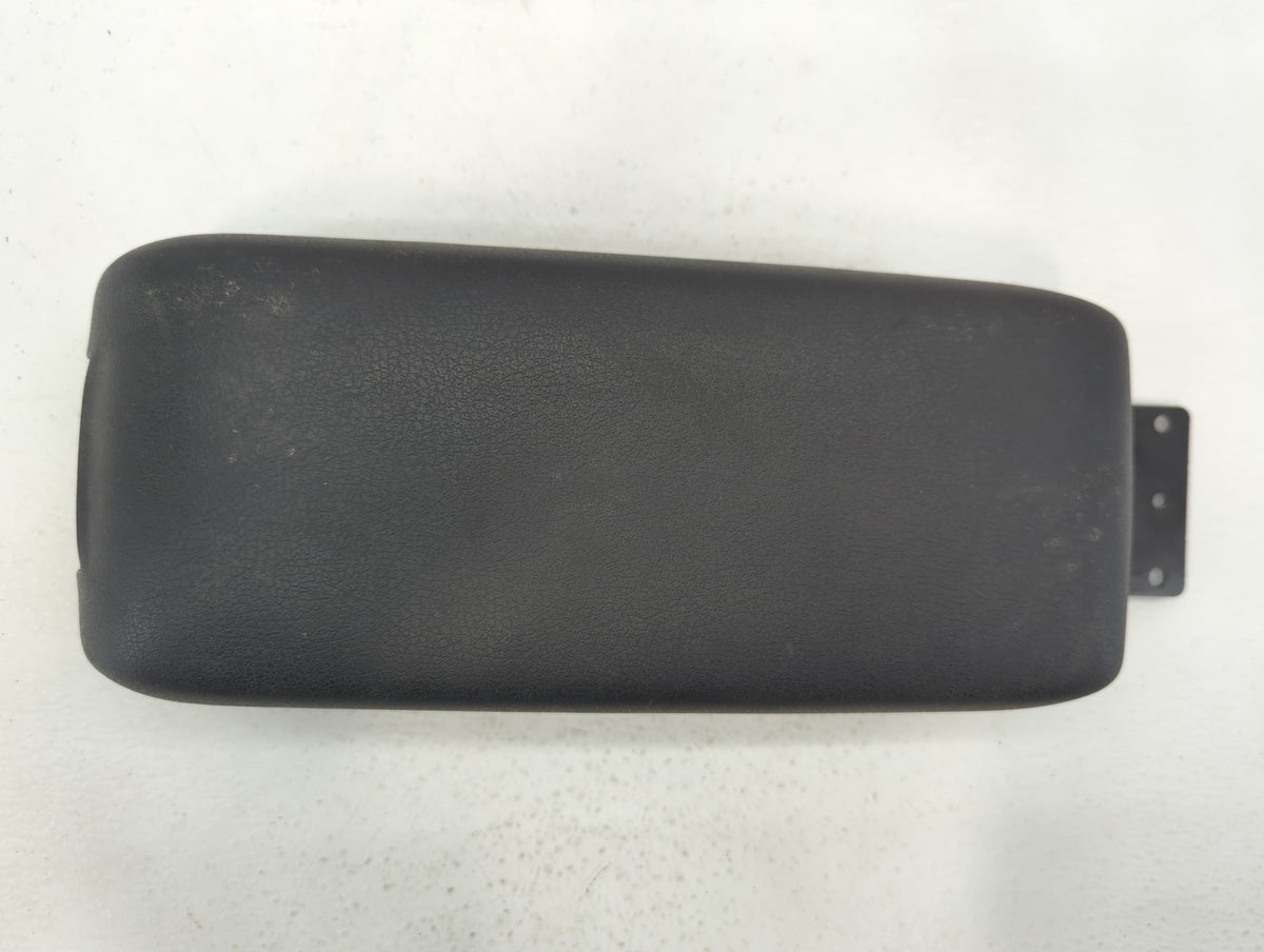 2014 Jeep Patriot Center Console Armrest Cover Lid Black 460290 - Oemusedautoparts1.com