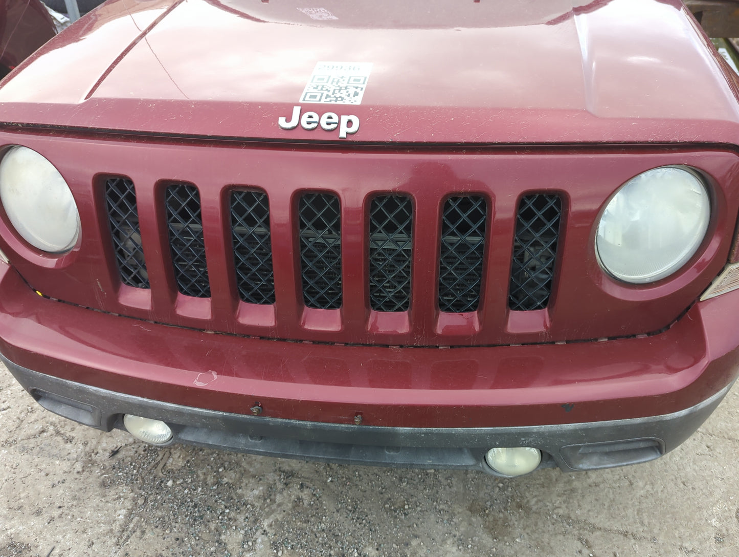 2011-2017 Jeep Patriot Front Grille Bumper Not Included 5003901 - Oemusedautoparts1.com