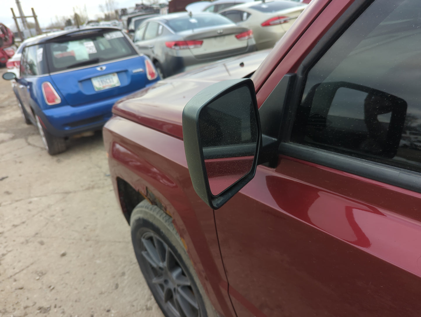 2013-2015 Jeep Patriot Driver Side View Mirror - Left Door Mirror OEM Used - Oemusedautoparts1.com