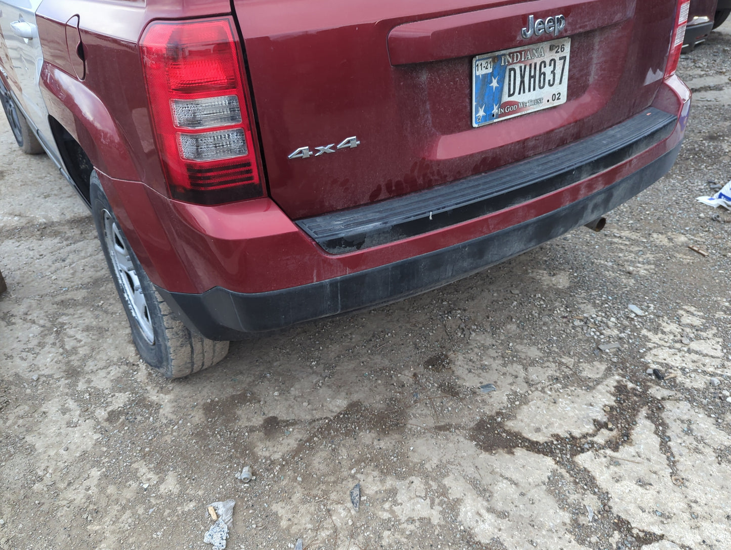 2011-2017 Jeep Patriot Rear Bumper Assembly Oem 5003915 - Oemusedautoparts1.com
