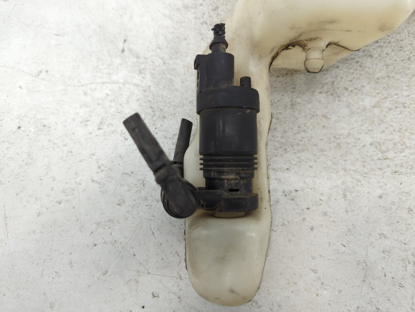 2007-2017 Jeep Patriot Windshield Washer Fluid Reservoir Bottle Oem - Oemusedautoparts1.com