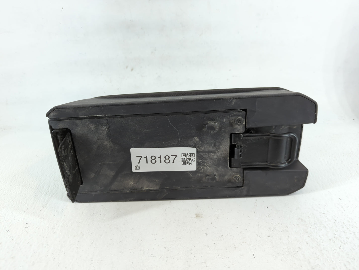2014 Jeep Patriot Center Console Armrest Cover Lid Fits OEM Used Auto Parts - Oemusedautoparts1.com