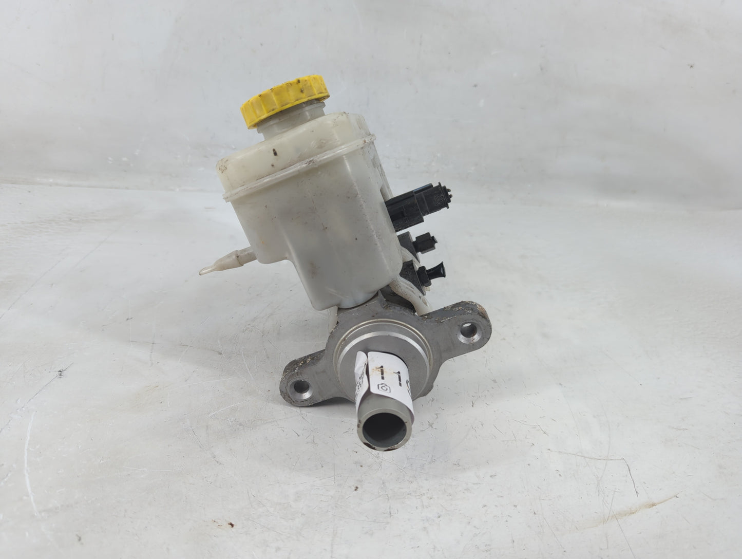 2009-2018 Jeep Wrangler Brake Master Cylinder - Oemusedautoparts1.com