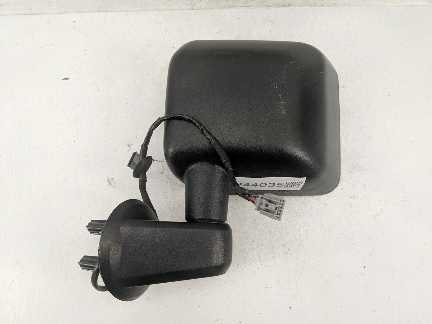 2014 Jeep Wrangler Side Mirror Replacement Driver Left View Door Mirror Fits OEM Used Auto Parts - Oemusedautoparts1.com