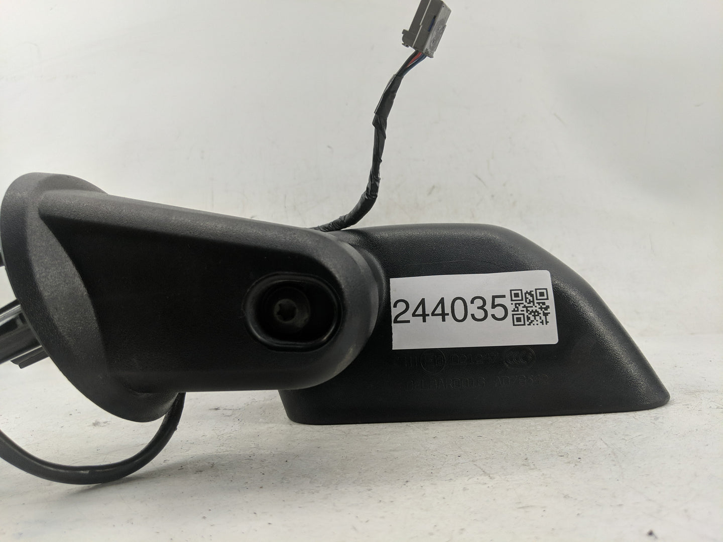 2014 Jeep Wrangler Side Mirror Replacement Driver Left View Door Mirror Fits OEM Used Auto Parts - Oemusedautoparts1.com